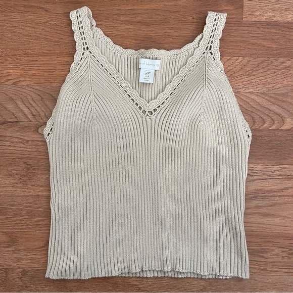 HOUSE OF HARLOW 1960 Tan Neutral Knit Crochet Cropped Tank Top Sz Medium - Picture 1 of 5